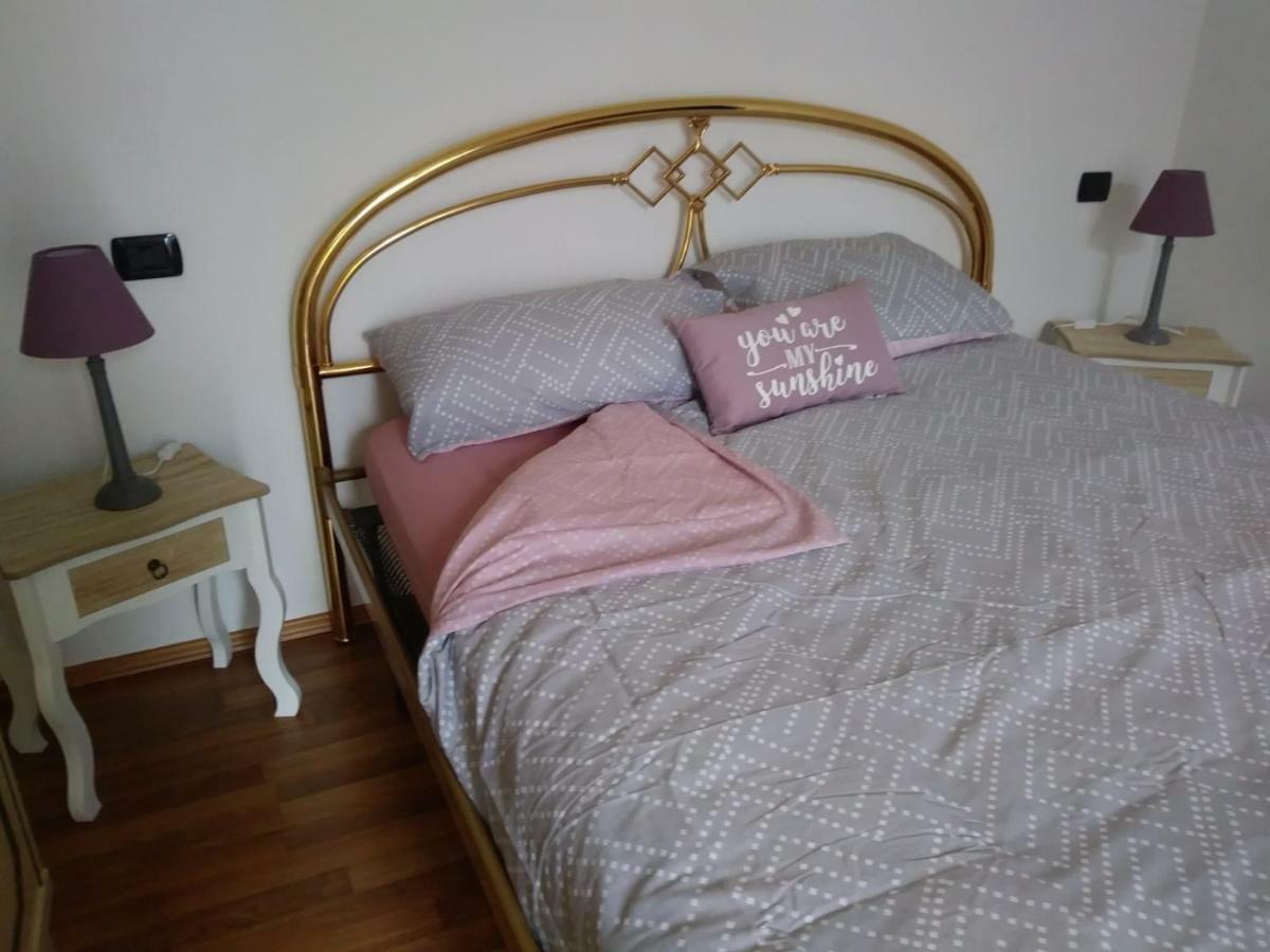 Casa Vacanza Il Glicine 카살레 코르테 세로 외부 사진